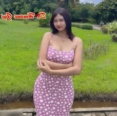 ယွန်းမေ လို့ခေါ်တဲ့ Tik Tok ဆယ်လီပေါက်စမလေးရဲ့ Solo
