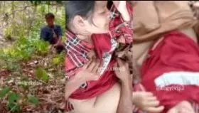 တောထဲမှာဆော်ခေါ်လိုးတာလူမိသွားတဲ့ ချောင်းရိုက် မြန်မာအောကား